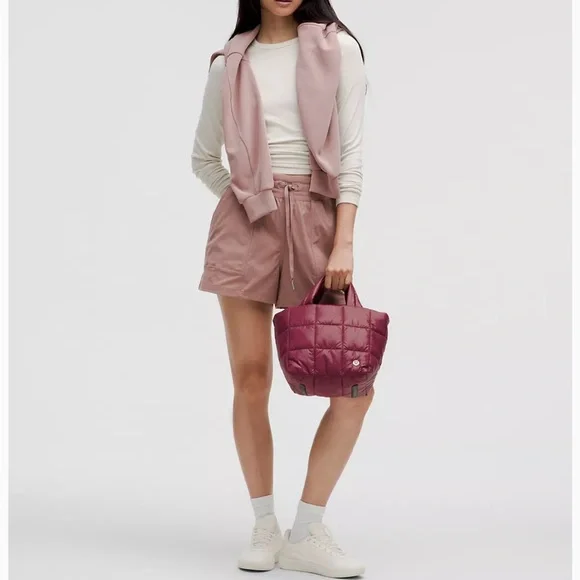 Lululemon Quilted Grid Tote Bag Mini 5L - Picture 2 of 6